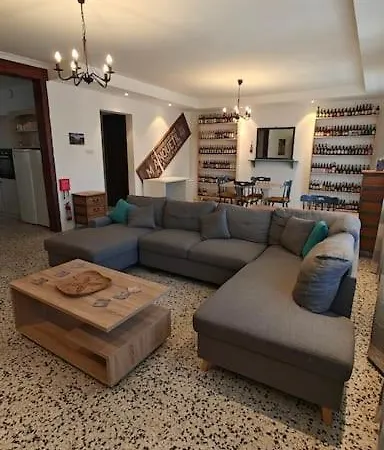 Stylish And Spacious Is-Swieqi