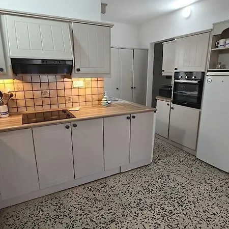 Stylish And Spacious Is-Swieqi