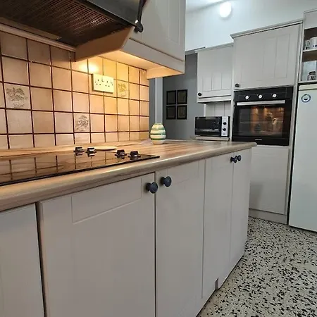 Stylish And Spacious *